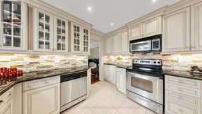 45 PINNACLE ROAD | Toronto Ontario | Slide Image Thirteen