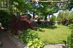 15 BRANTLEY CRESCENT | Toronto Ontario | Slide Image Thirty
