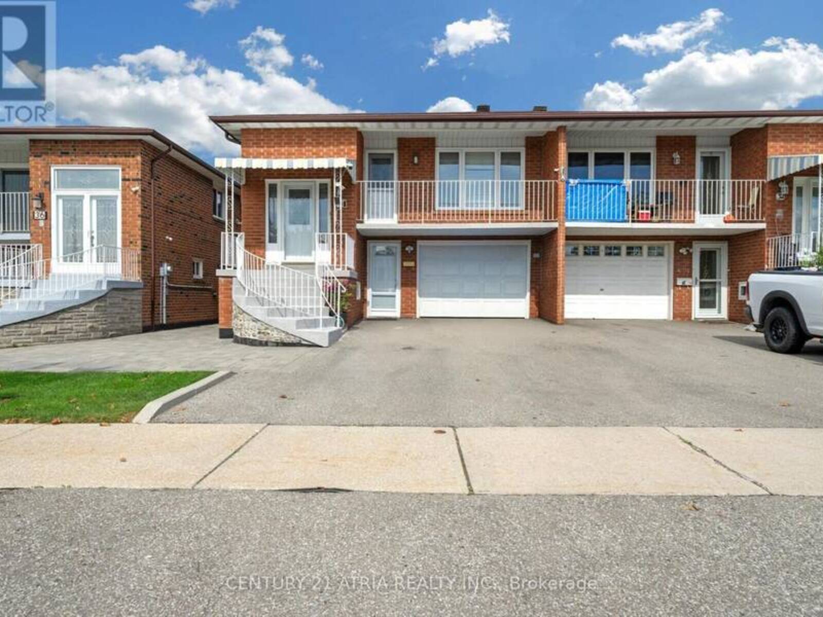 34 SAWMILL ROAD, Toronto, Ontario M3L 2M2