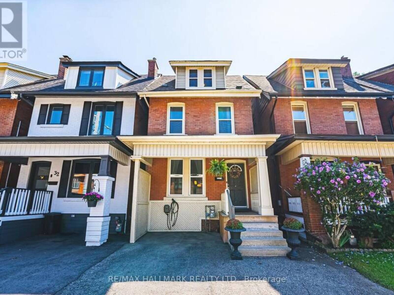 30 CUMBERLAND AVENUE, Hamilton, Ontario L8M 1Y7