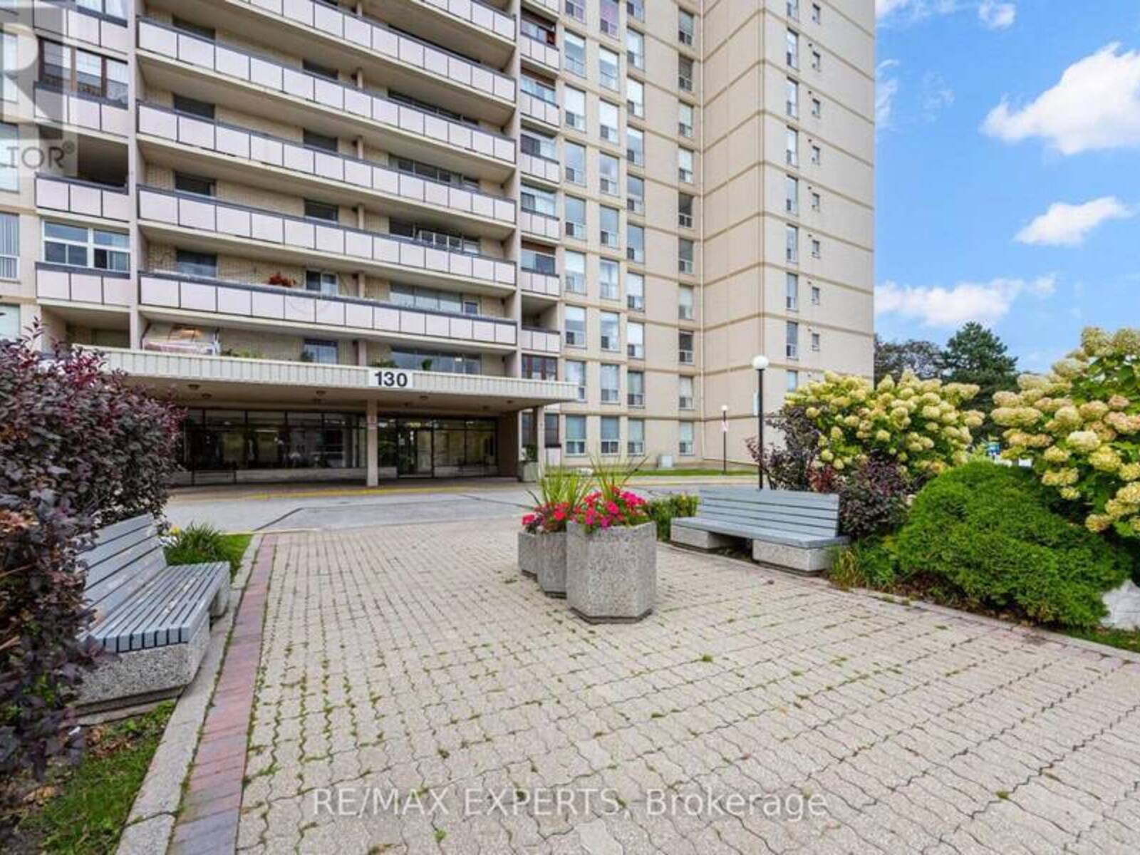 1104 - 130 NEPTUNE DRIVE, Toronto, Ontario M6A 1X5