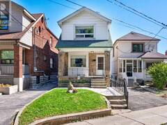 631 LAUDER AVENUE Toronto Ontario, M6E 3J8