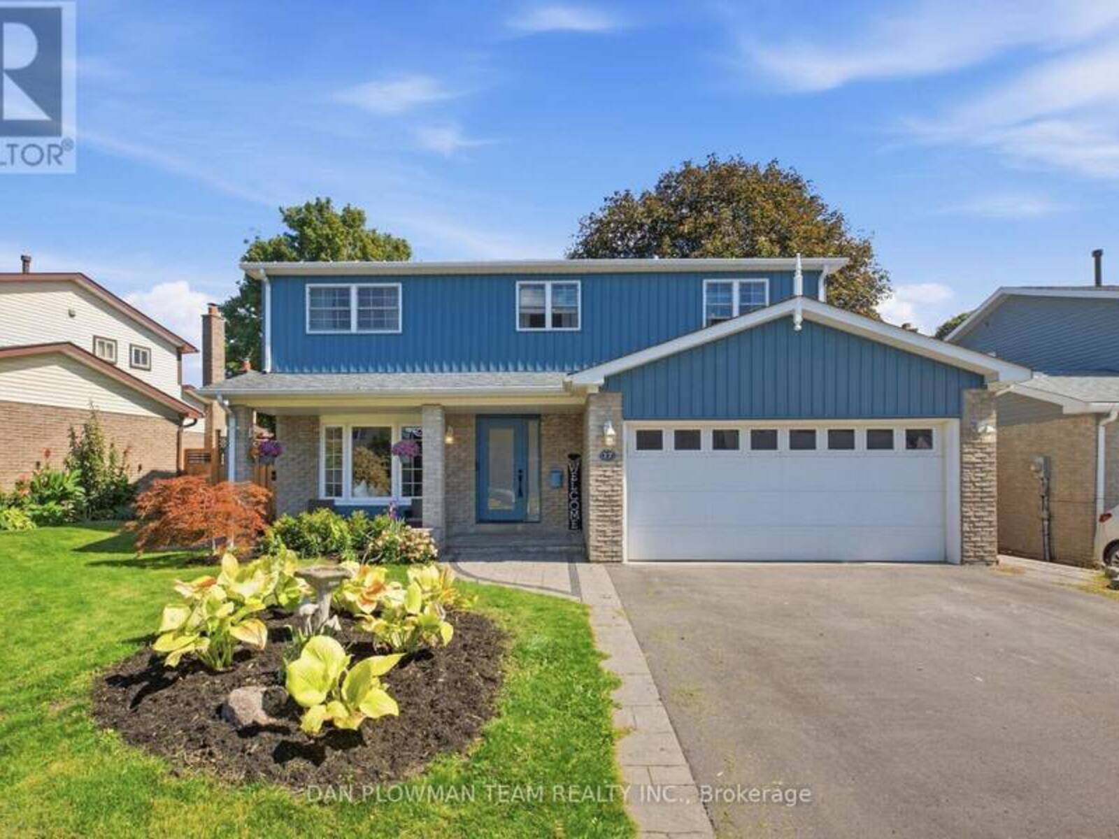 17 RHONDA BOULEVARD, Clarington, Ontario L1C 3W3