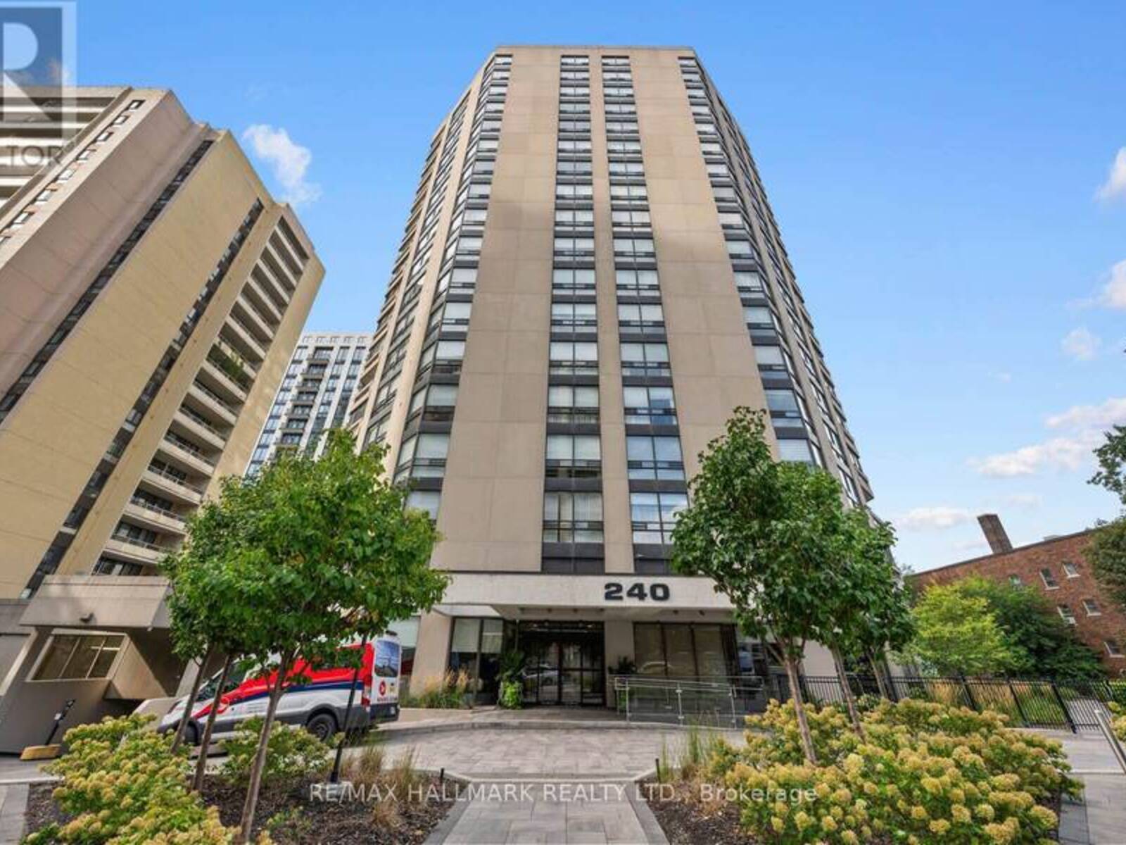 1401 - 240 HEATH STREET W, Toronto, Ontario M5P 3L5