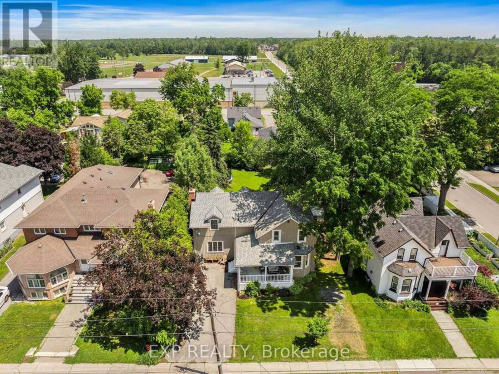 59 HIGH STREET, Georgina, Ontario L0E 1R0