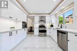 4 SIMMONS CRESCENT | Aurora Ontario | Slide Image Thirteen