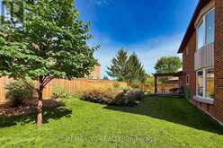 4 SIMMONS CRESCENT | Aurora Ontario | Slide Image Thirty-eight