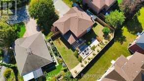4 SIMMONS CRESCENT | Aurora Ontario | Slide Image Forty-one