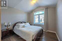 29 NESS DRIVE | Richmond Hill Ontario | Slide Image Thirteen