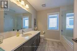 29 NESS DRIVE | Richmond Hill Ontario | Slide Image Fifteen