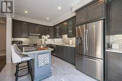 29 NESS DRIVE | Richmond Hill Ontario | Slide Image Six