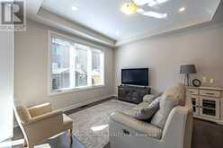 29 NESS DRIVE | Richmond Hill Ontario | Slide Image Eight