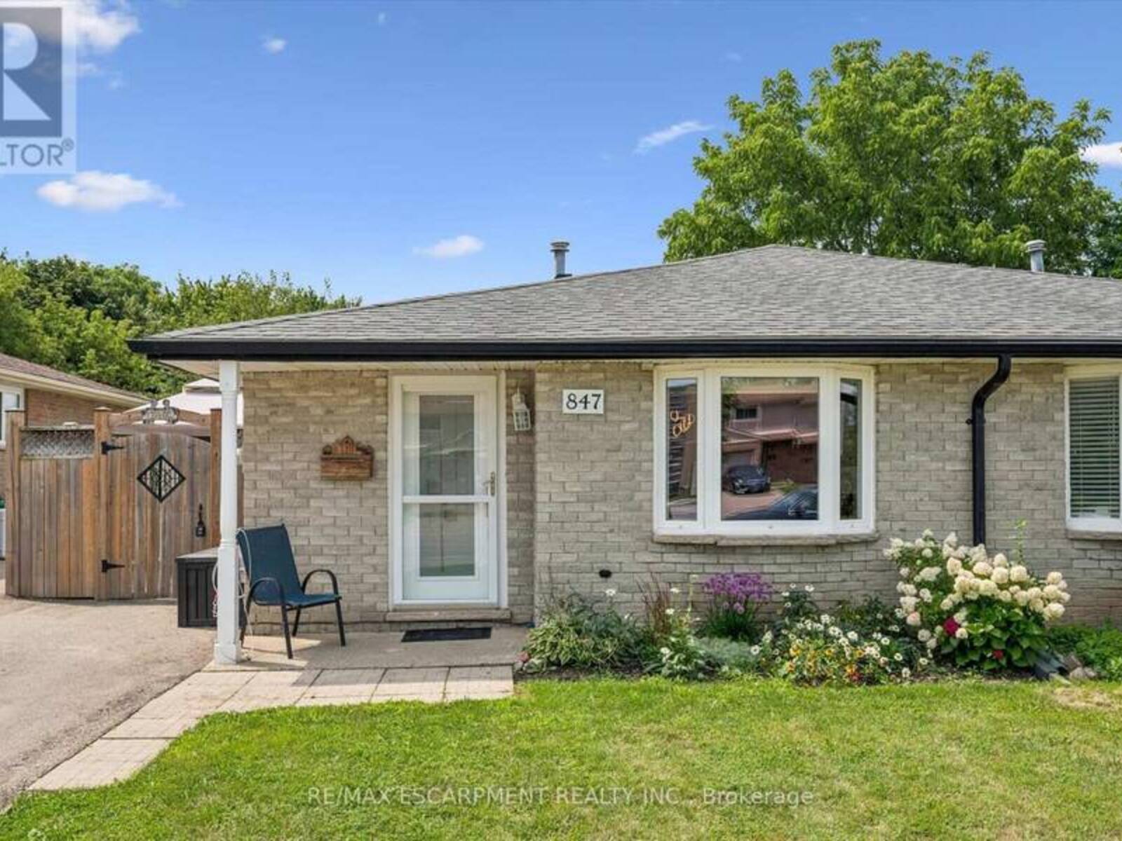 847 DOON VILLAGE ROAD, Kitchener, Ontario N2P 1A1