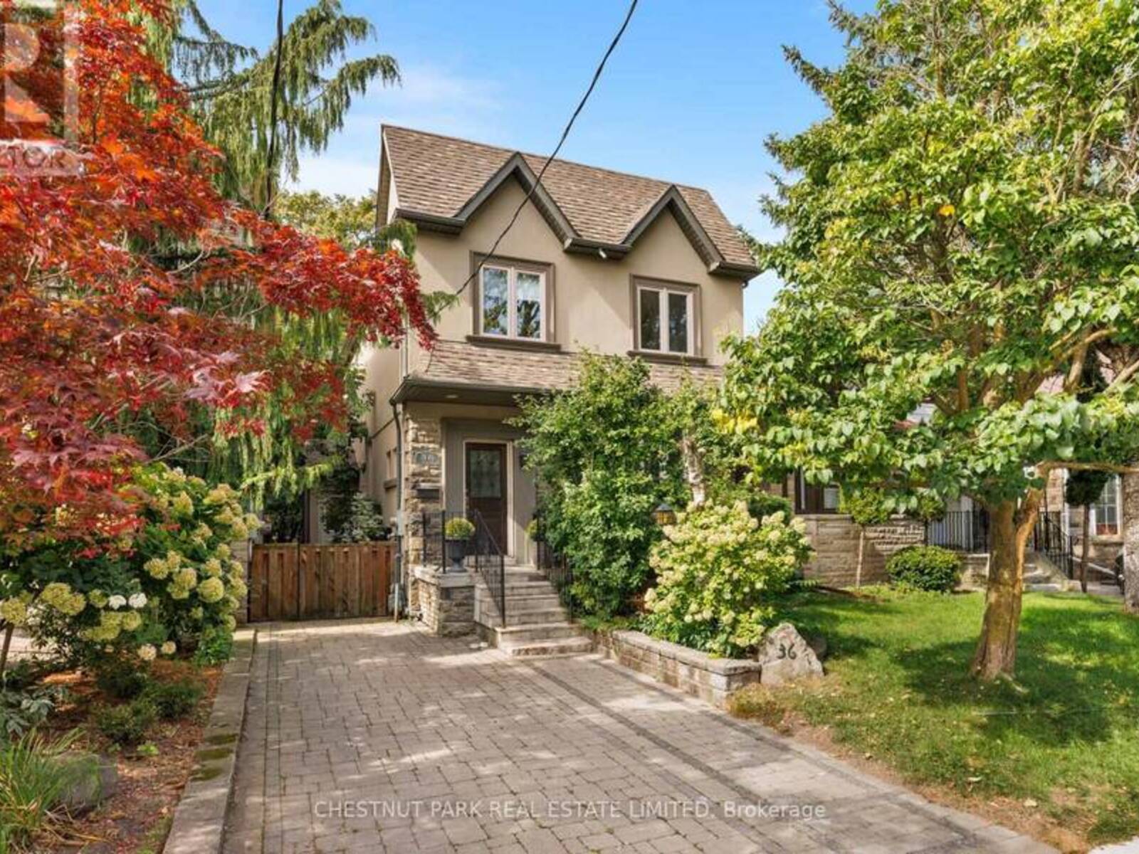 36 CAMBERWELL ROAD, Toronto, Ontario M6C 3E8