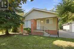 56 SEATON DRIVE | Aurora Ontario | Slide Image Five