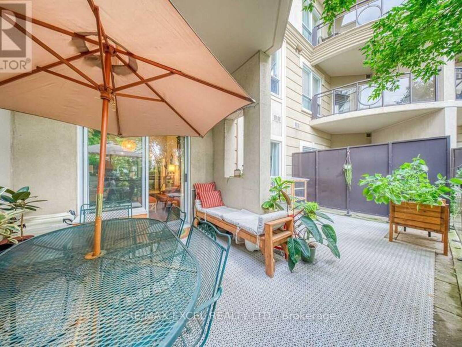 102 - 8 MAISON PARC COURT, Vaughan, Ontario L4J 9K5