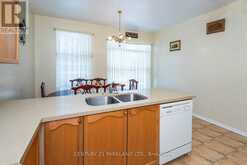 85 CANOE AVENUE | Richmond Hill Ontario | Slide Image Twelve