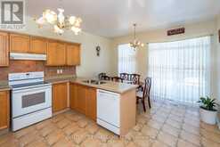 85 CANOE AVENUE | Richmond Hill Ontario | Slide Image Eight