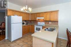 85 CANOE AVENUE | Richmond Hill Ontario | Slide Image Nine