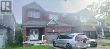 11 RICHMOND PARK DRIVE | Georgina Ontario | Slide Image Two