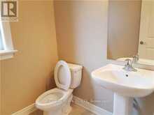 11 RICHMOND PARK DRIVE | Georgina Ontario | Slide Image Nine
