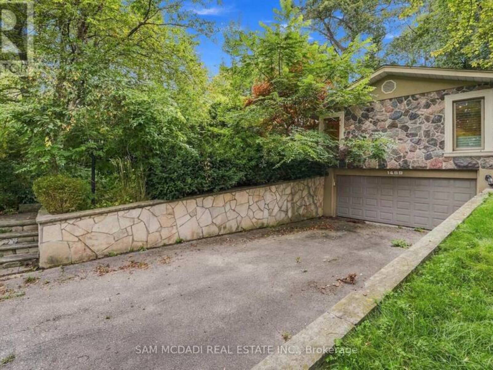 1459 BIRCHWOOD DRIVE, Mississauga, Ontario L5J 1T3