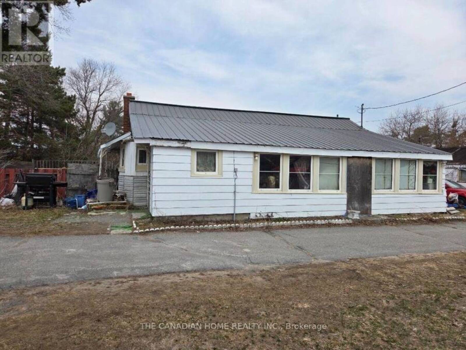 14 DOWNS ROAD, Quinte West, Ontario K8V 5P4