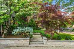 16 ELDERWOOD DRIVE | Toronto Ontario | Slide Image Three