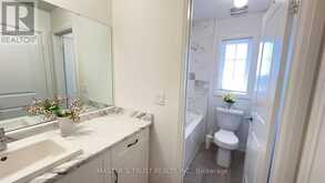 102 FRANK KELLY DRIVE | East Gwillimbury Ontario | Slide Image Thirty-five