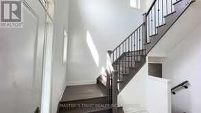 102 FRANK KELLY DRIVE | East Gwillimbury Ontario | Slide Image Three