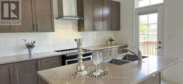 102 FRANK KELLY DRIVE | East Gwillimbury Ontario | Slide Image Eight