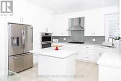 72 BRASS DRIVE | Richmond Hill Ontario | Slide Image Eleven