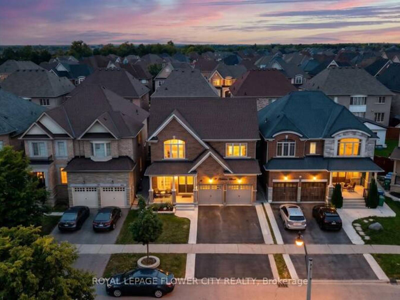 19 SOLSTICE STREET, Brampton, Ontario L6P 3T5