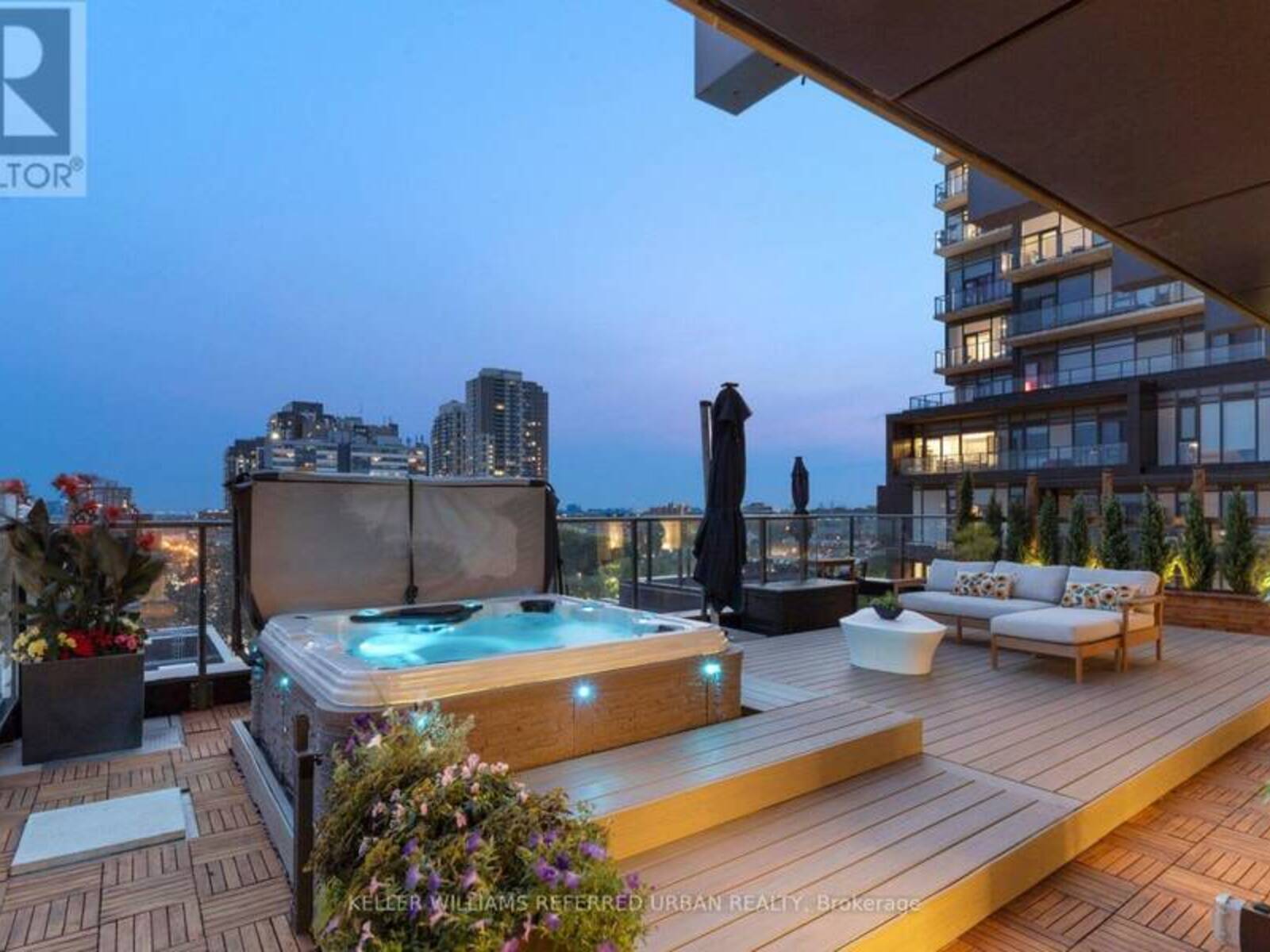702 - 10 GRAPHOPHONE GROVE, Toronto, Ontario M6H 0E5