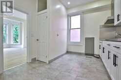 9 BORDEN STREET | Toronto Ontario | Slide Image Thirty