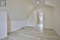 9 BORDEN STREET | Toronto Ontario | Slide Image Forty