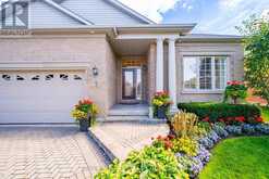 2 BERG COURT | Whitchurch-Stouffville Ontario | Slide Image Three