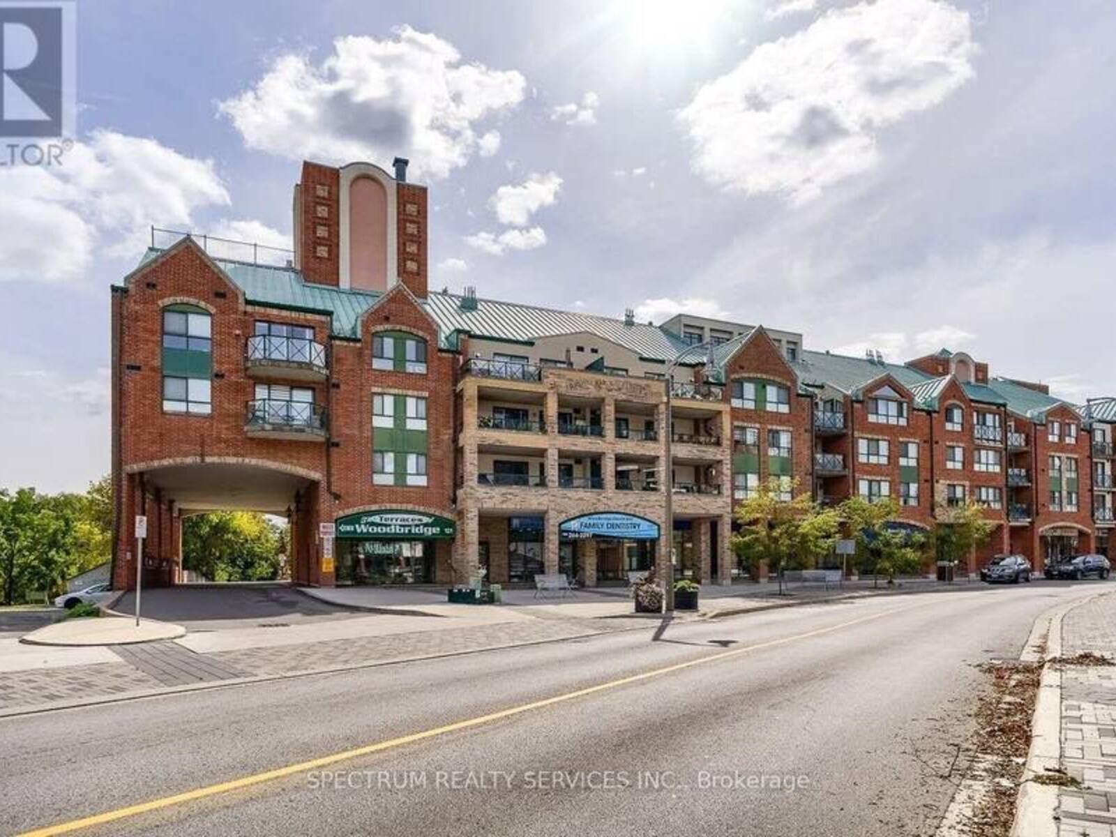 506 - 121 WOODBRIDGE AVENUE, Vaughan, Ontario L4L 9E3