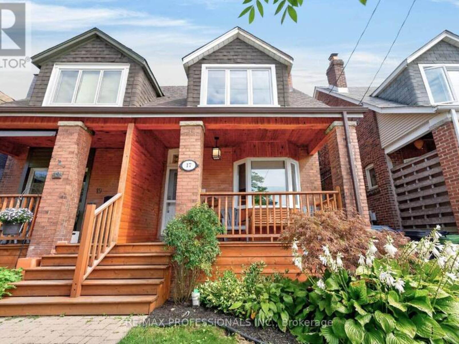 17 FIFTH STREET, Toronto, Ontario M8V 2Z1
