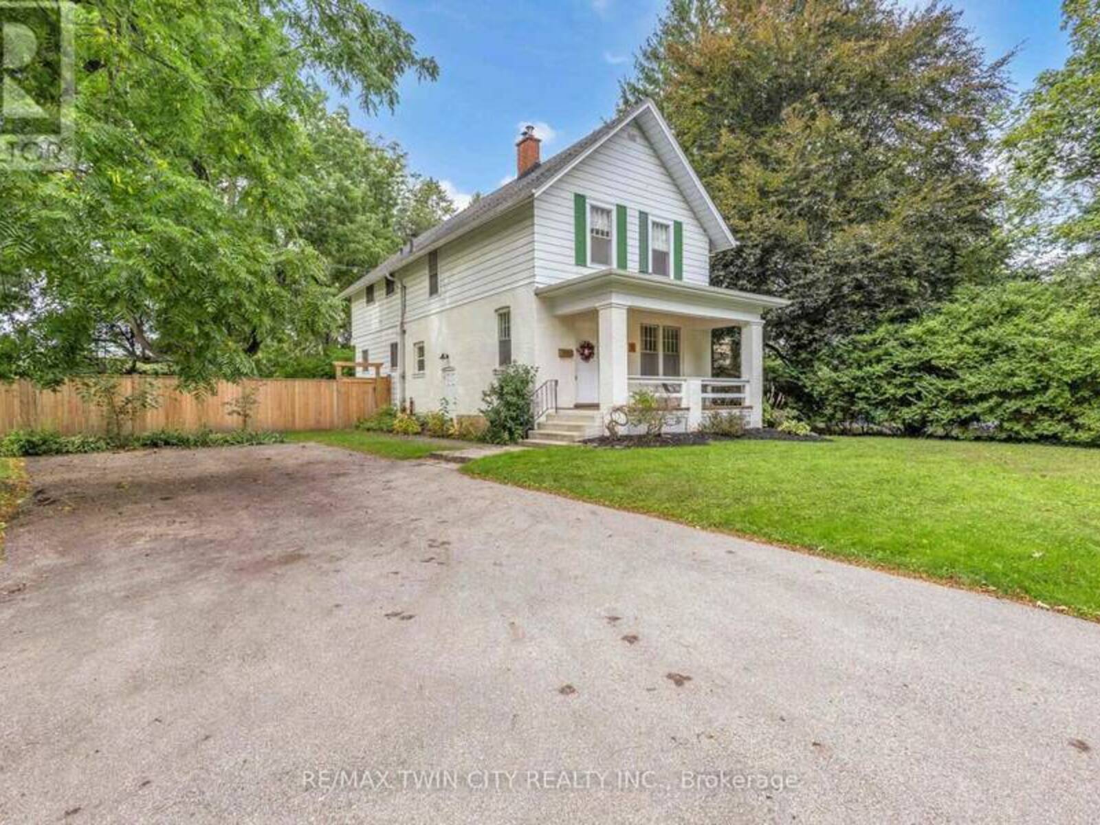 11 TUTELA HEIGHTS ROAD, Brantford, Ontario N3T 1A2