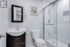 32 LAURALYNN CRESCENT | Toronto Ontario | Slide Image Nine