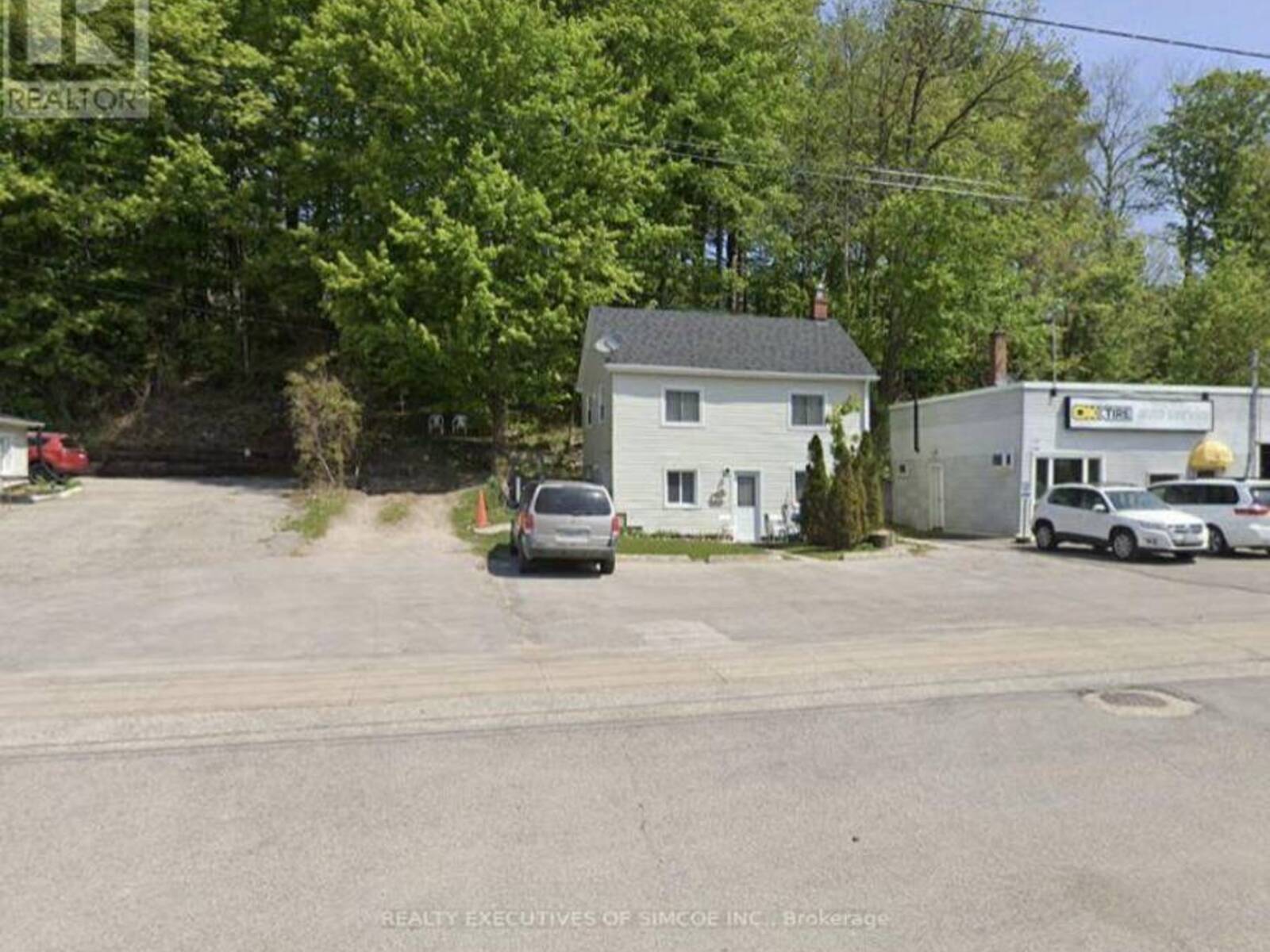 200 BLAKE STREET, Barrie, Ontario L4M 1K3