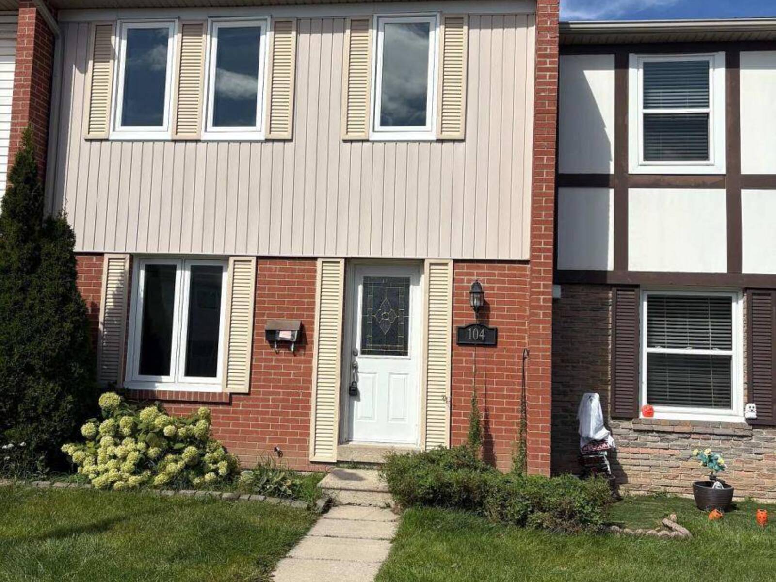 104 - 900 CENTRAL PARK DRIVE, Brampton, Ontario L6S 3J6