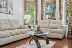 71 PILLAR ROCK CRESCENT | Markham Ontario | Slide Image Four
