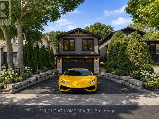 168 SPRINGHEAD GARDENS Richmond Hill Ontario, L4C 5C6 - 3 Bedrooms Home For Sale