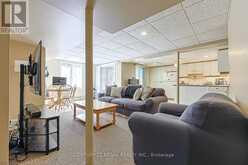 599 SANDFORD STREET | Newmarket Ontario | Slide Image Thirty-two