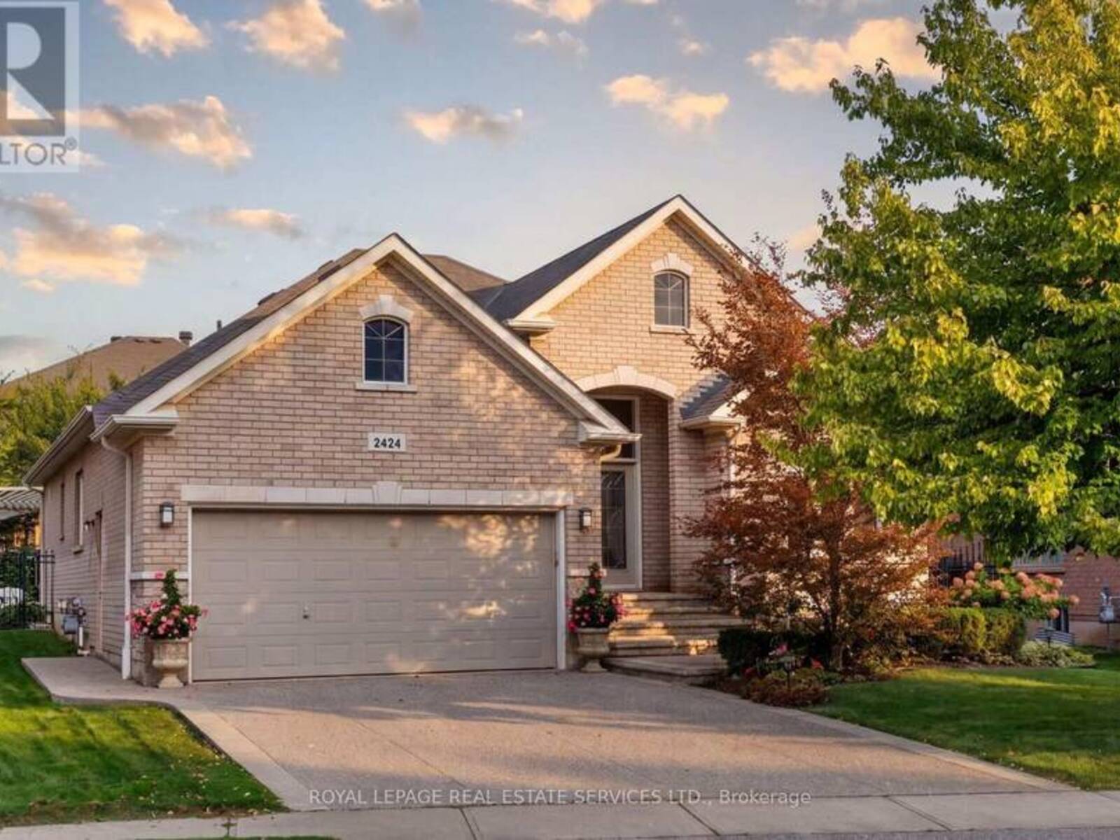 2424 TESLA CRESCENT, Oakville, Ontario L6H 7T6