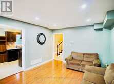121 PRESSED BRICK DRIVE | Brampton Ontario | Slide Image Ten