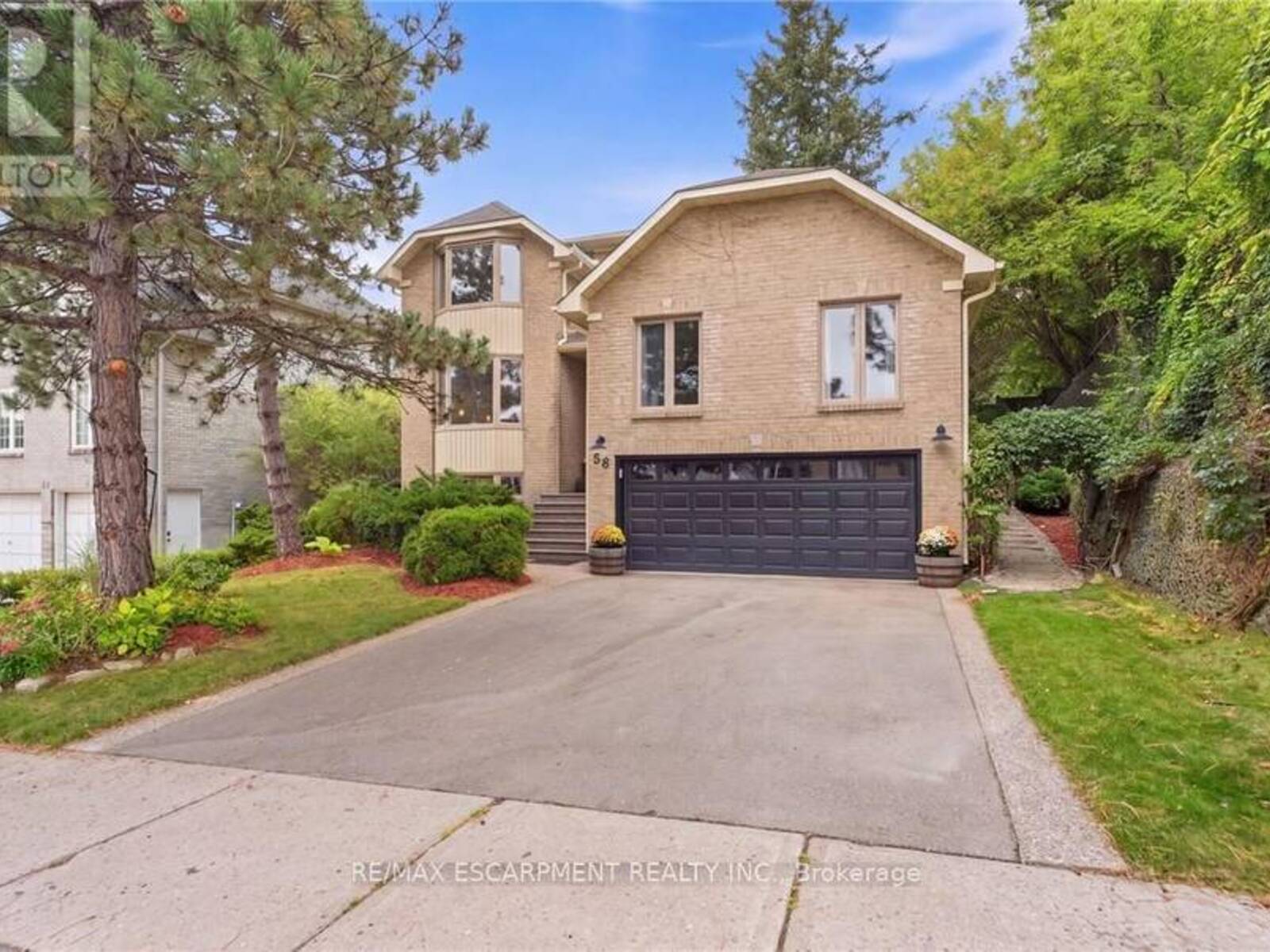28 SEYMOUR DRIVE, Ancaster, Ontario L9G 4N1