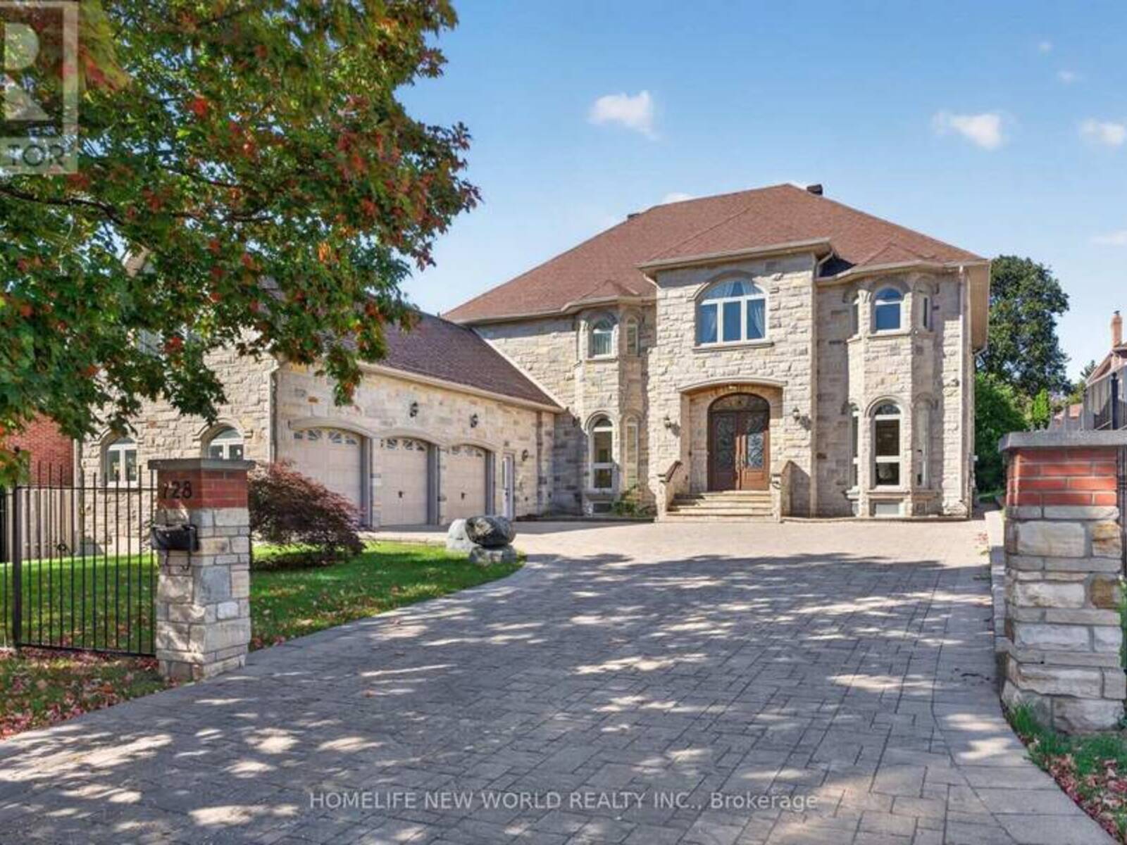 128 GARDEN AVENUE, Richmond Hill, Ontario L4C 6M1